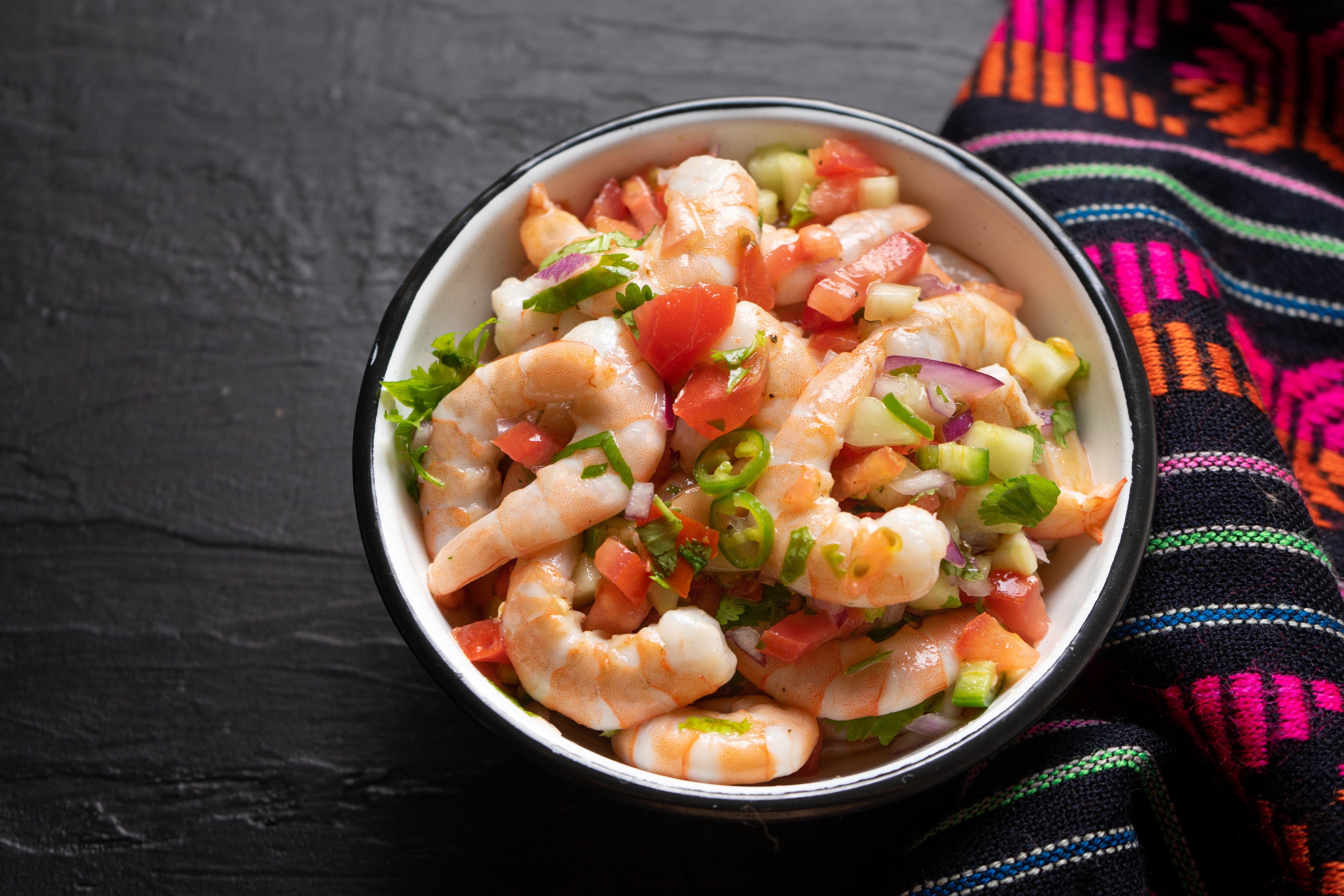 Ceviche de camarón — maridaje de vino con mariscos