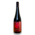 Botella de Veca, vino tinto