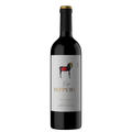 Botella de Petit Hiperia, vino tinto de España
